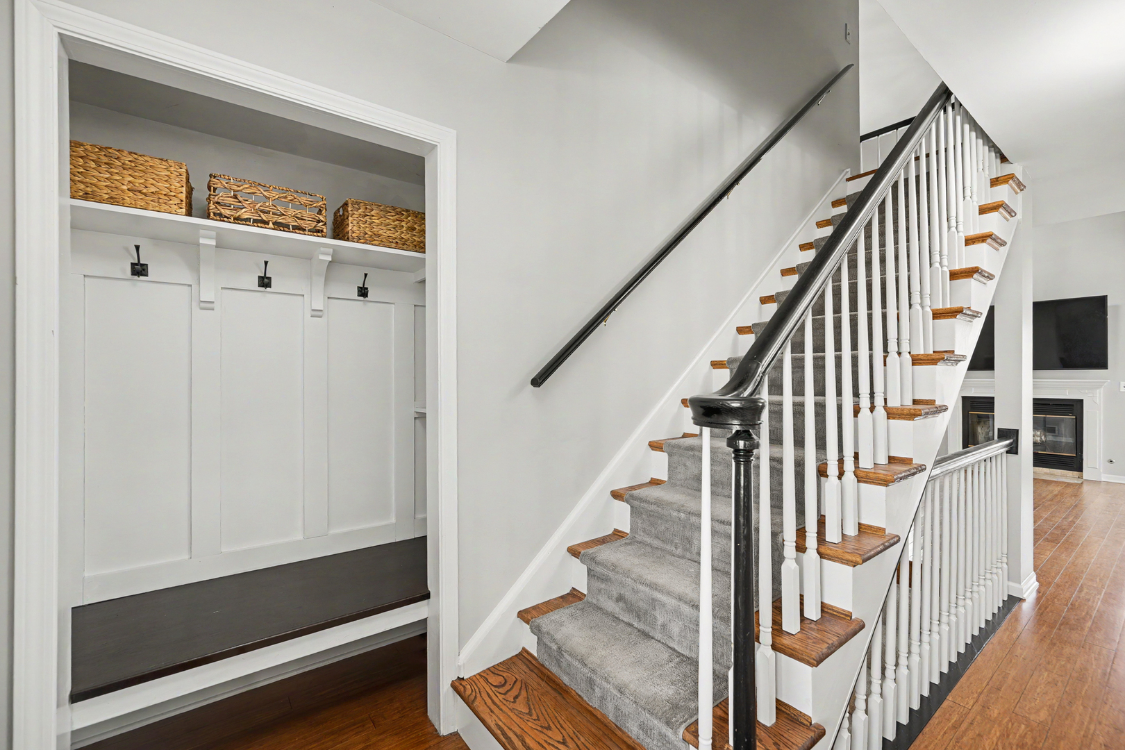 416 Lawrence Avenue, Glen Ellyn, IL 60137