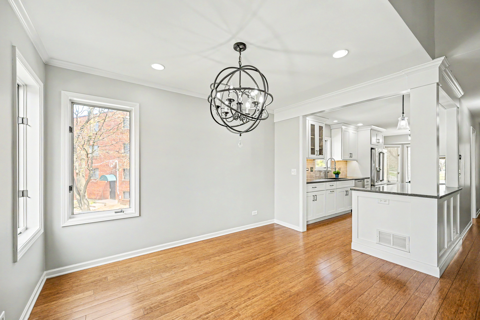 416 Lawrence Avenue, Glen Ellyn, IL 60137