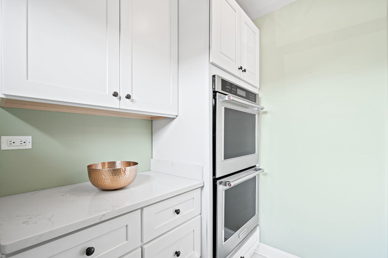 8821 Congress Park Avenue, Brookfield, IL 60513