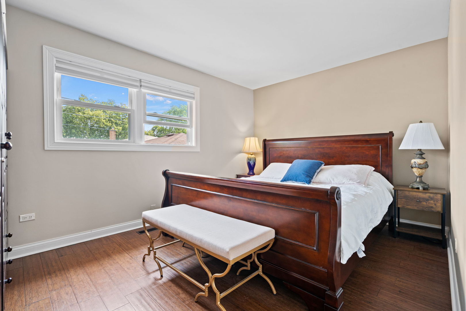 8821 Congress Park Avenue, Brookfield, IL 60513