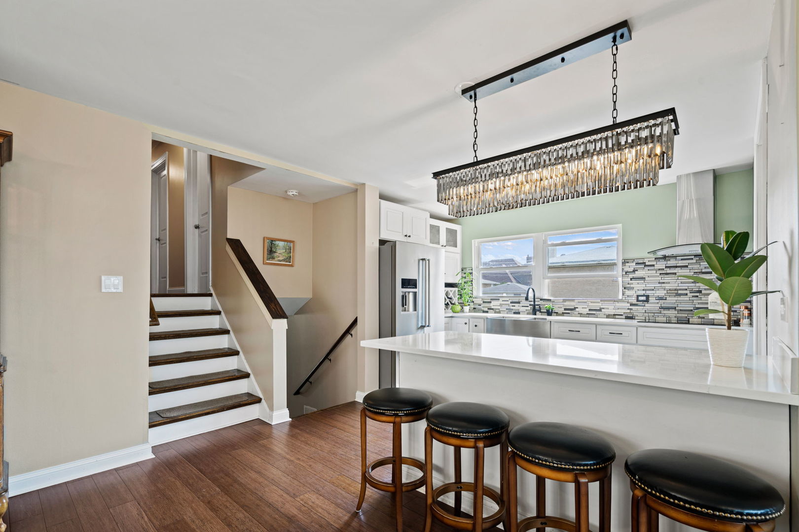 8821 Congress Park Avenue, Brookfield, IL 60513