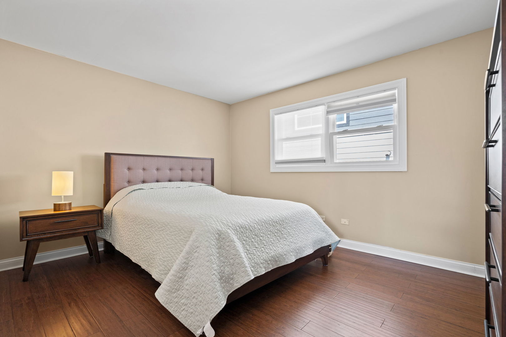 8821 Congress Park Avenue, Brookfield, IL 60513