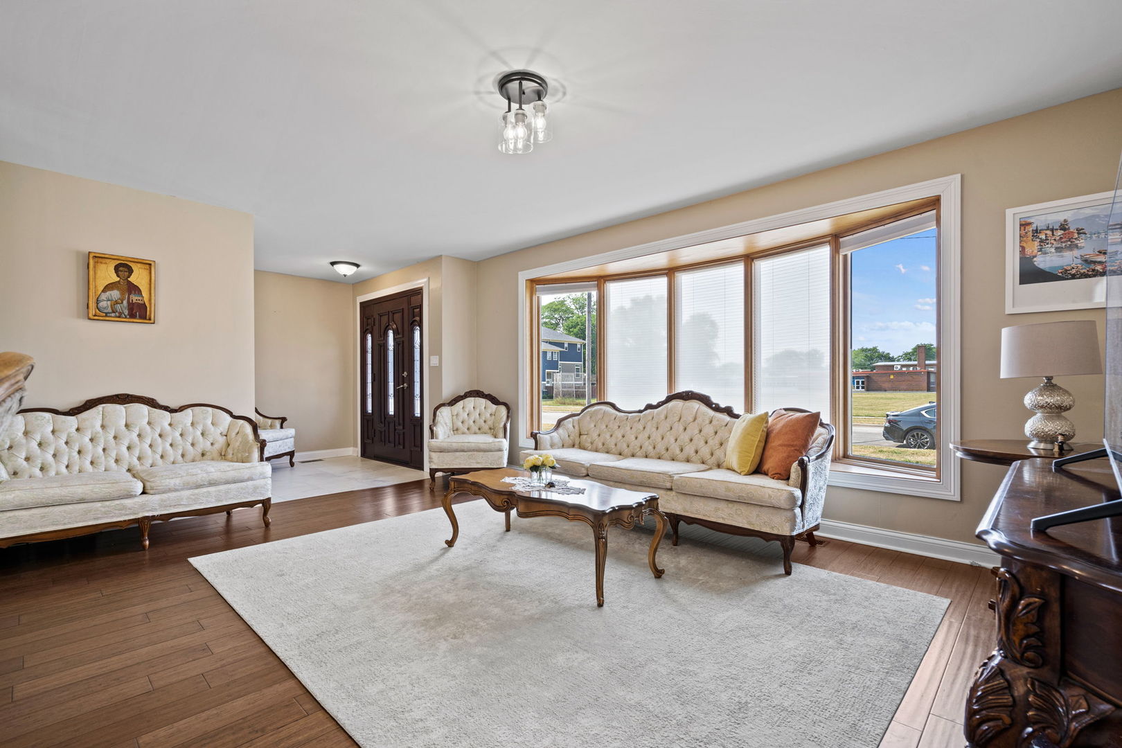 8821 Congress Park Avenue, Brookfield, IL 60513