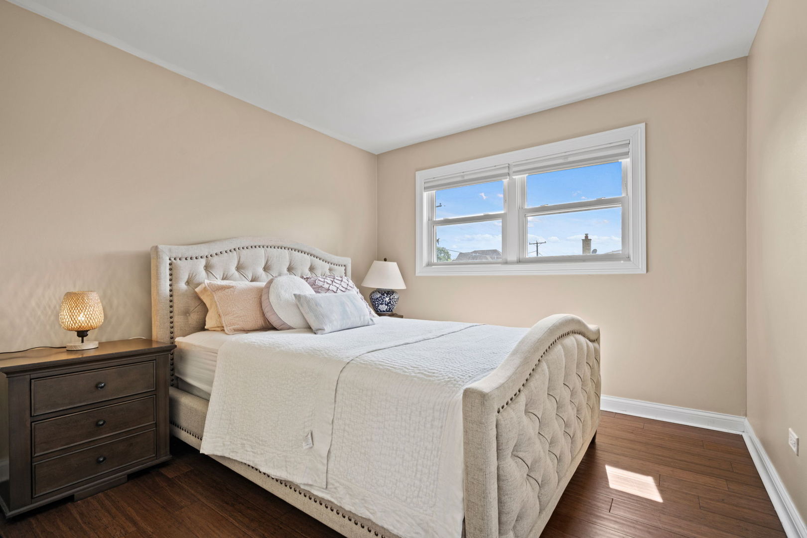 8821 Congress Park Avenue, Brookfield, IL 60513