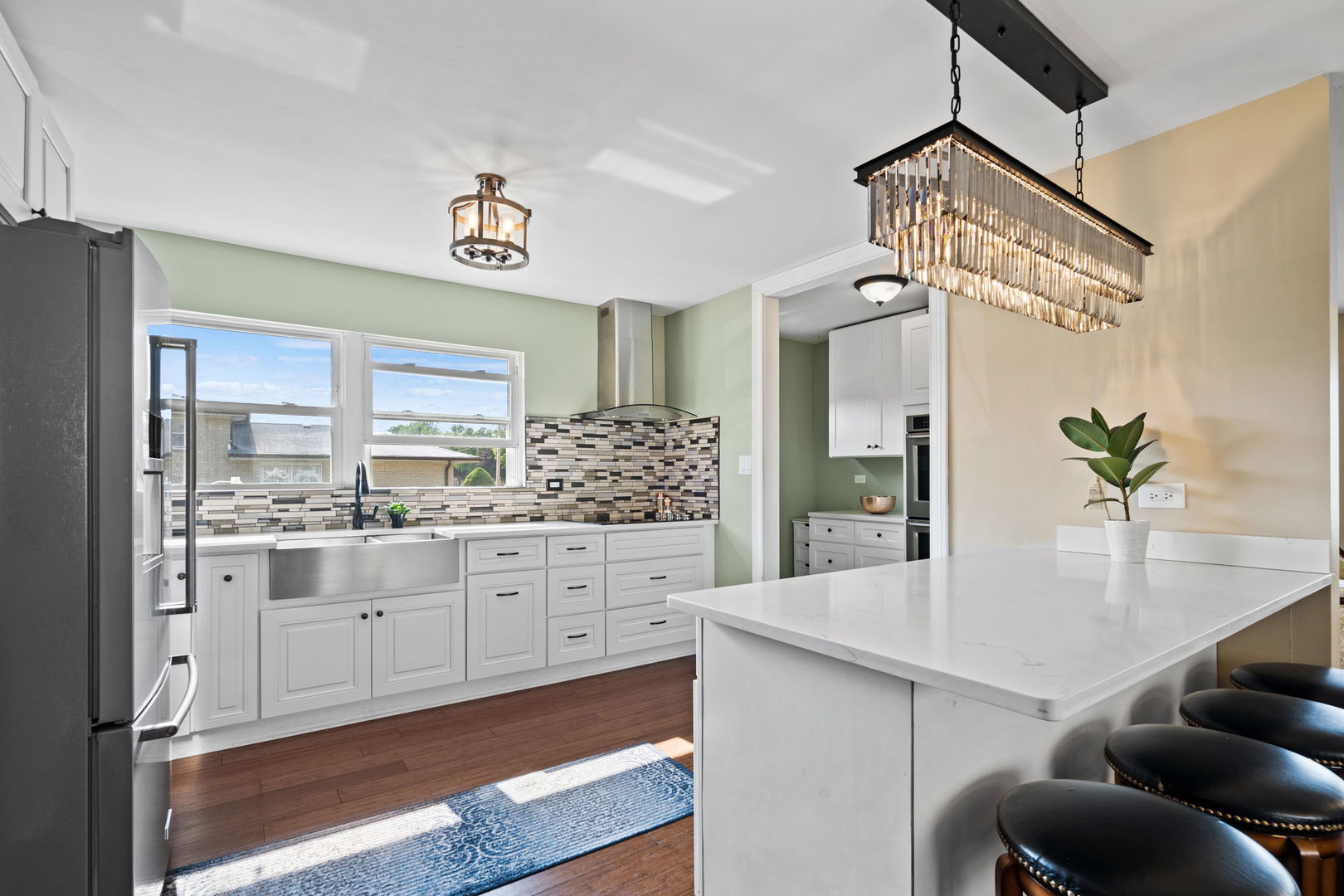 8821 Congress Park Avenue, Brookfield, IL 60513