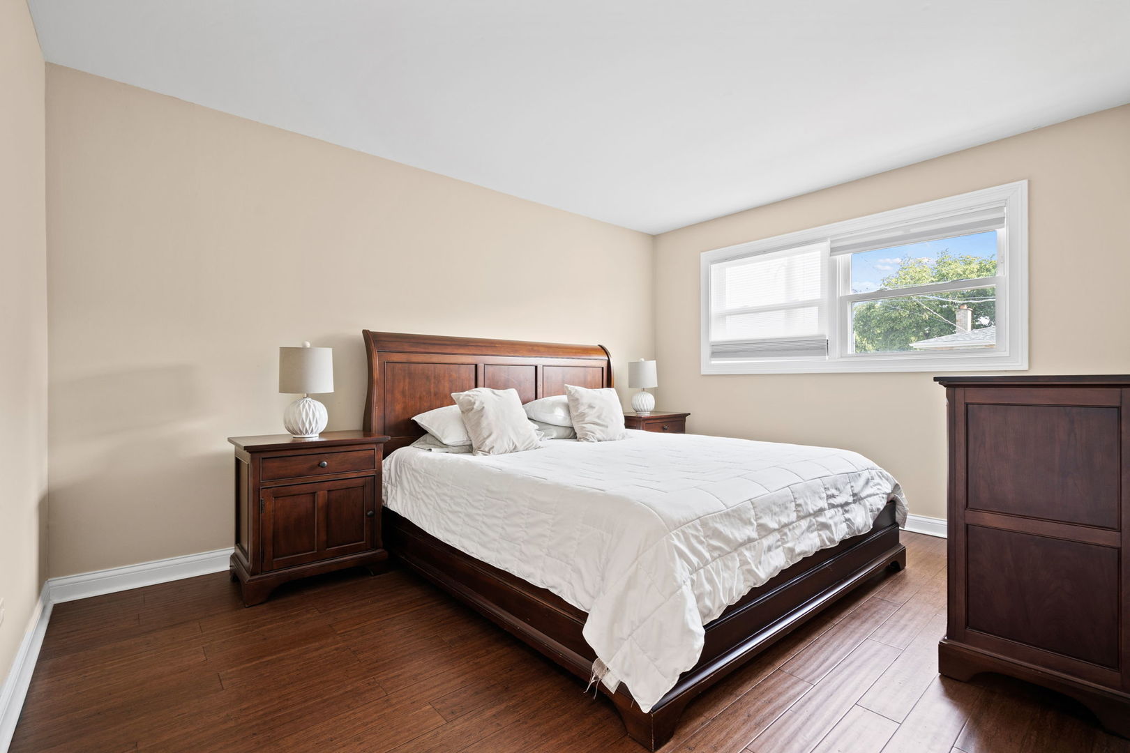 8821 Congress Park Avenue, Brookfield, IL 60513