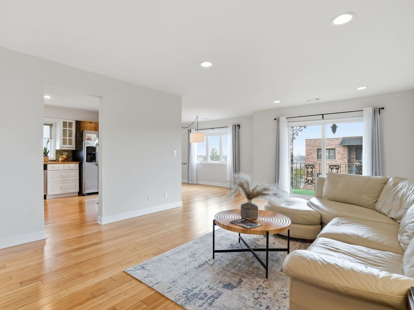 9332 Landings Lane #604, Des Plaines, IL 60016