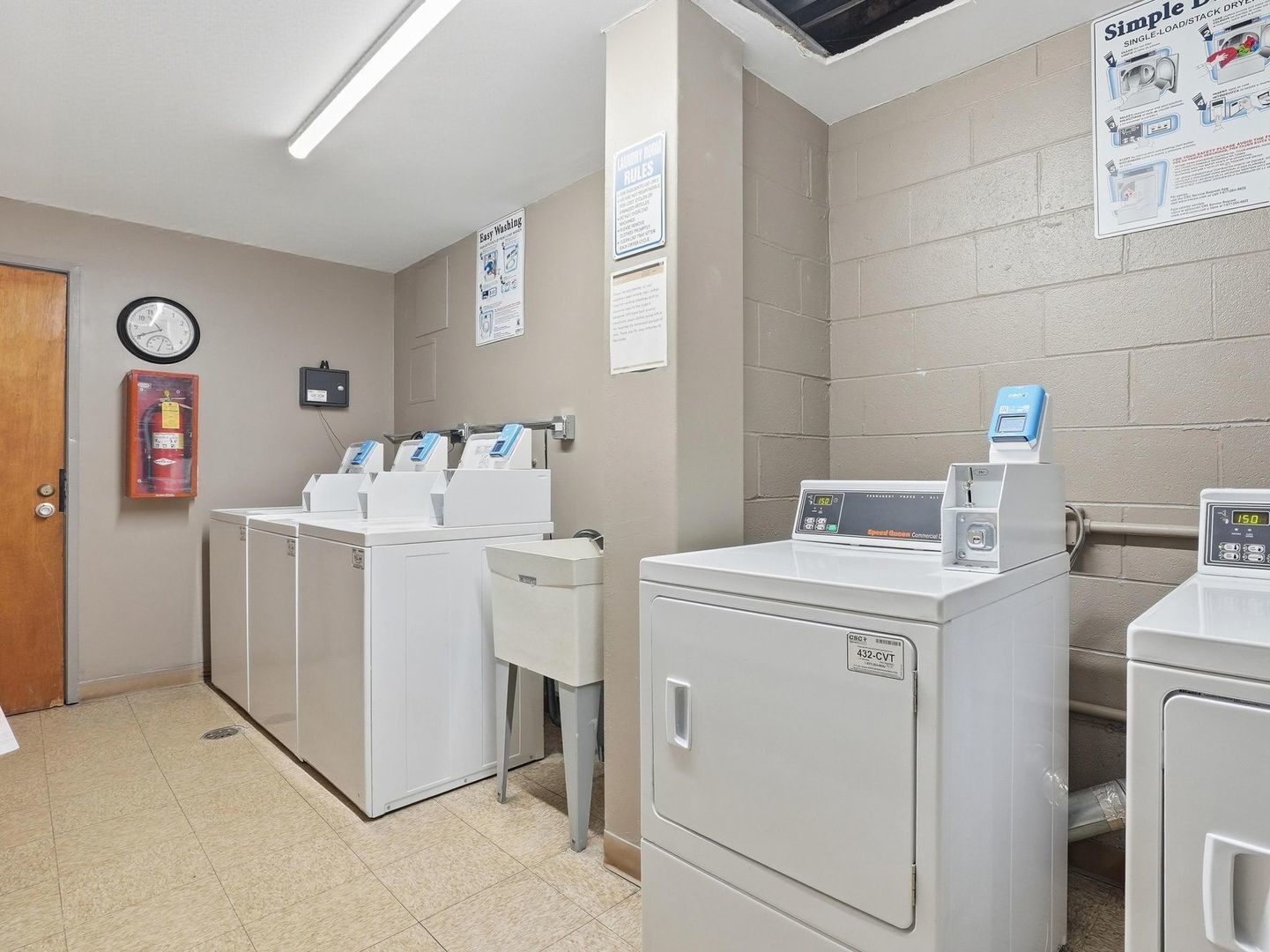 9332 Landings Lane #604, Des Plaines, IL 60016