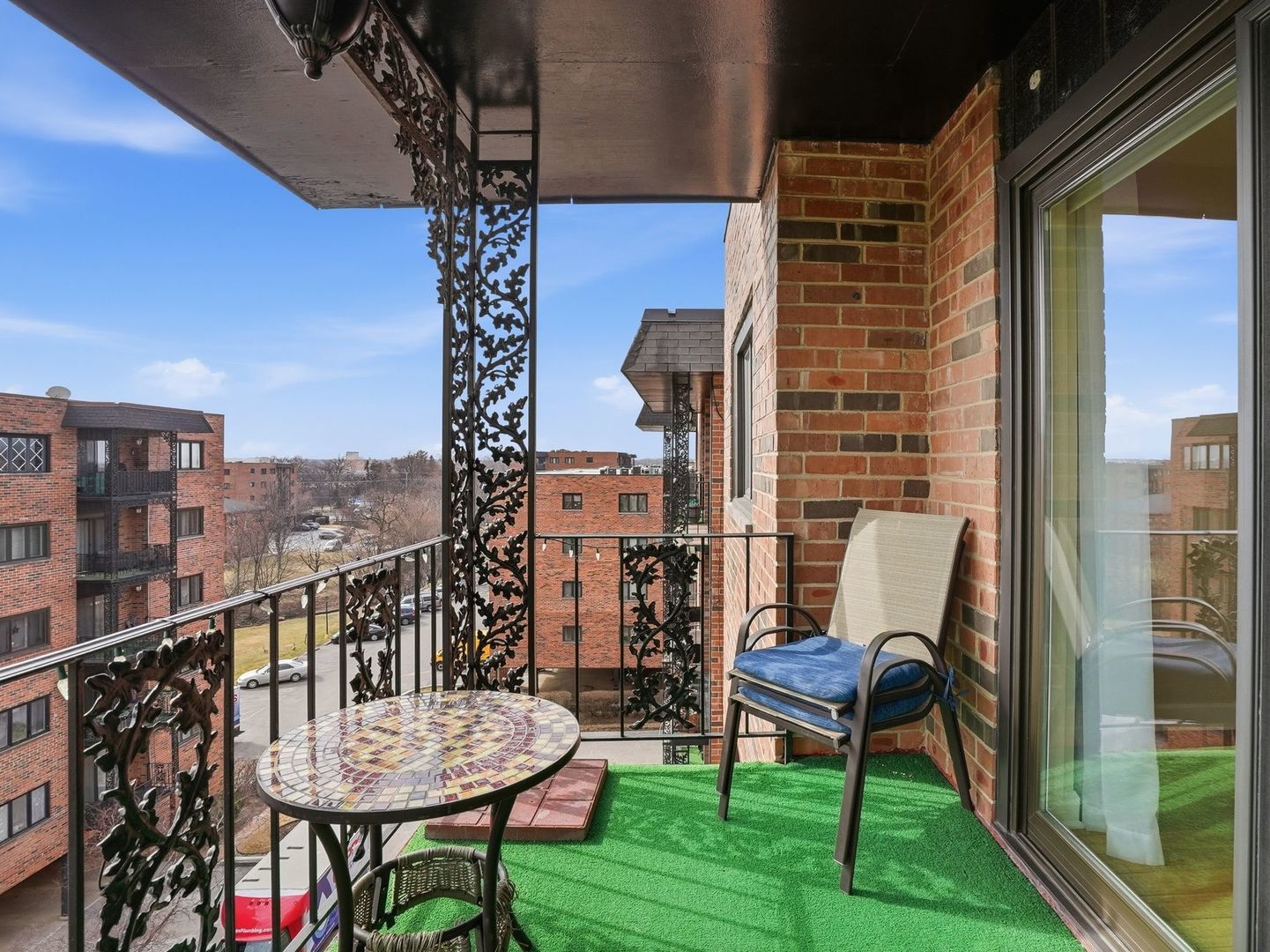 9332 Landings Lane #604, Des Plaines, IL 60016