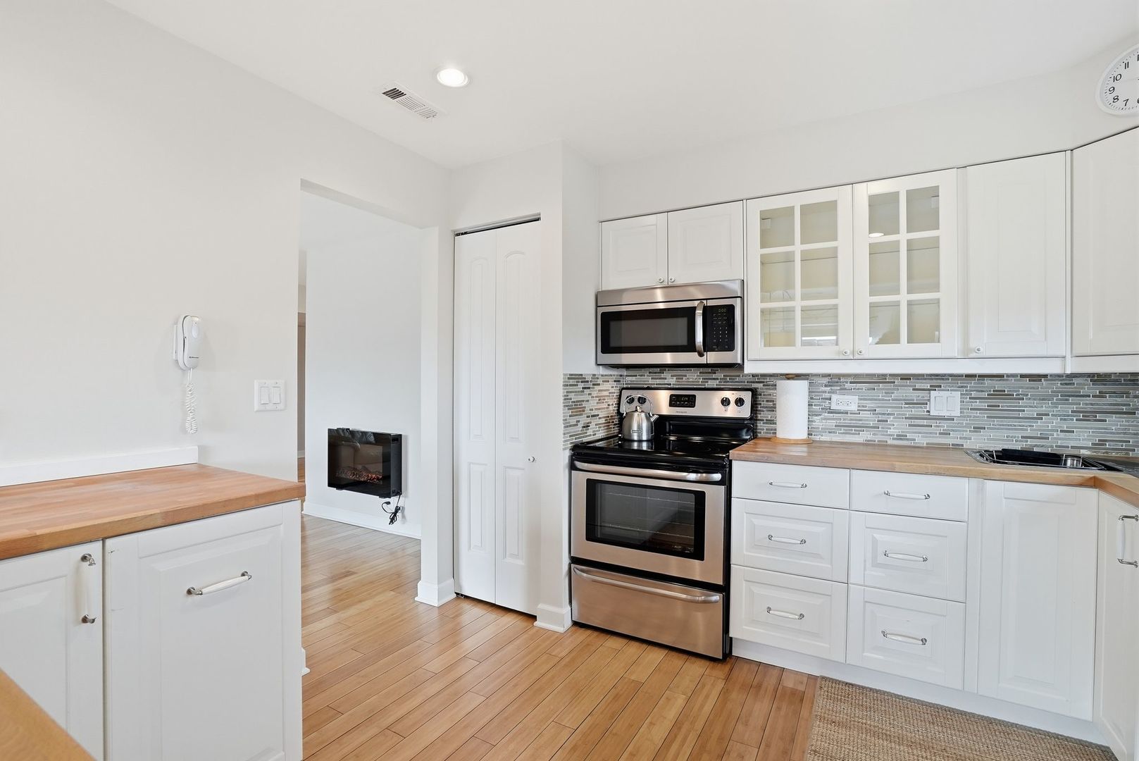 9332 Landings Lane #604, Des Plaines, IL 60016