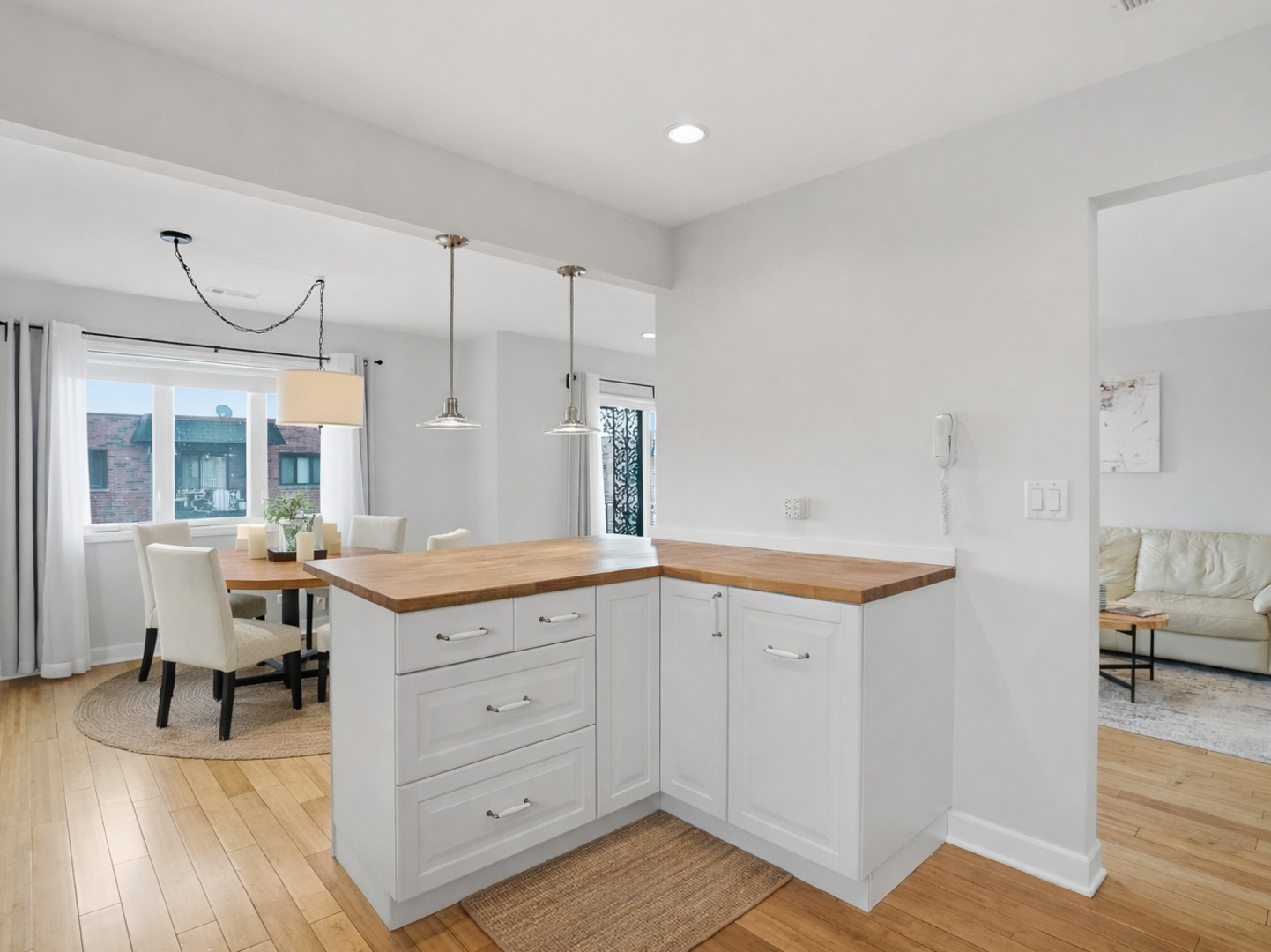 9332 Landings Lane #604, Des Plaines, IL 60016