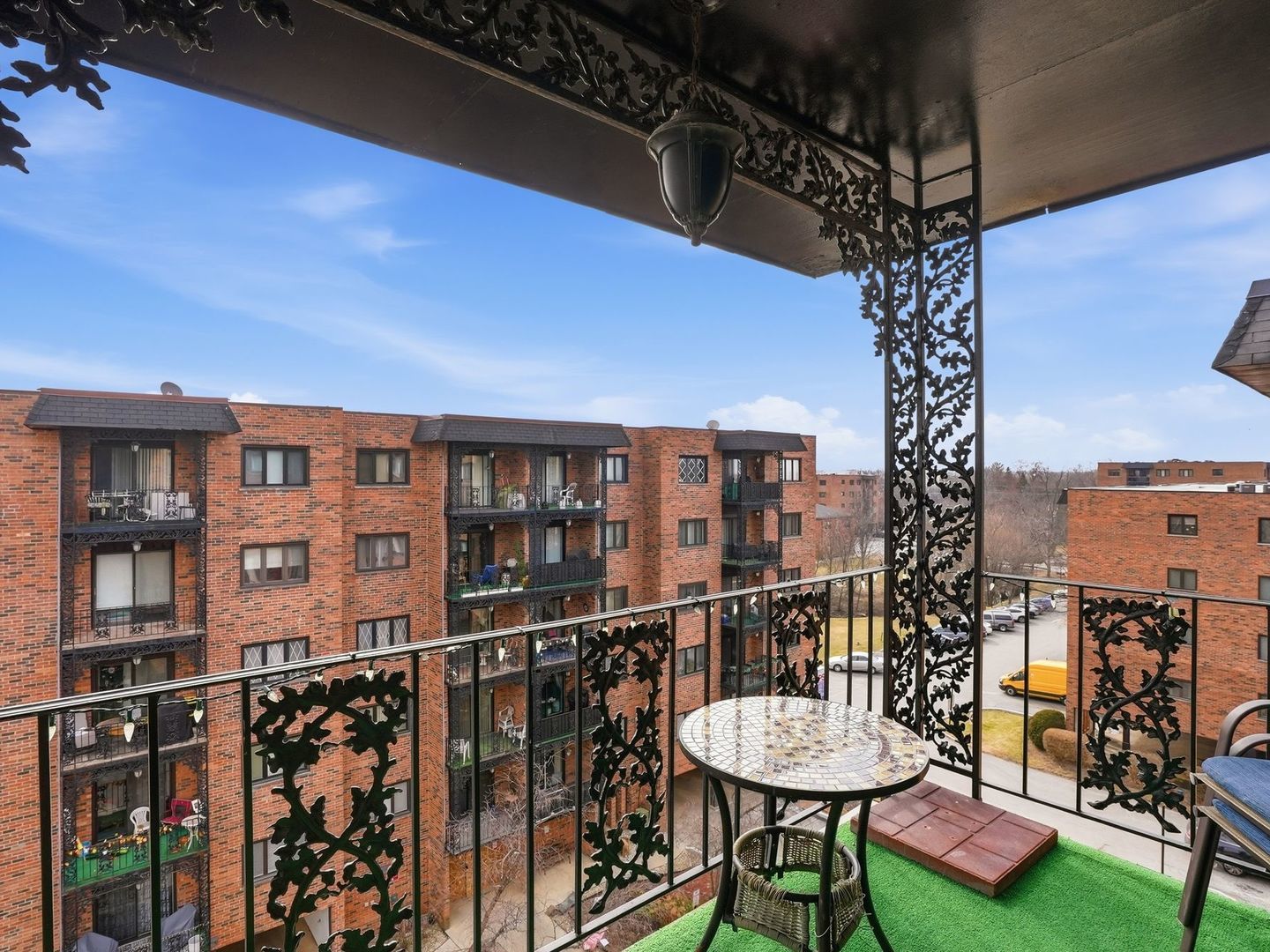 9332 Landings Lane #604, Des Plaines, IL 60016