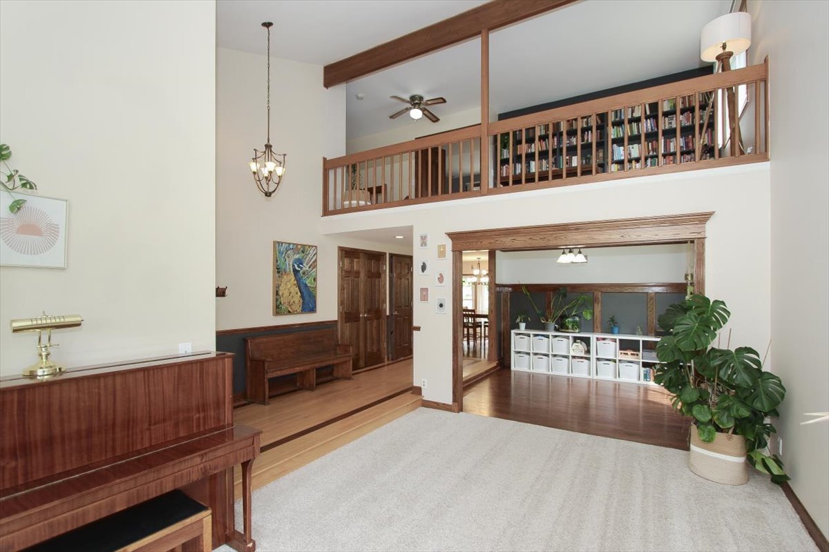 845 Hanson Court, Batavia, IL 60510