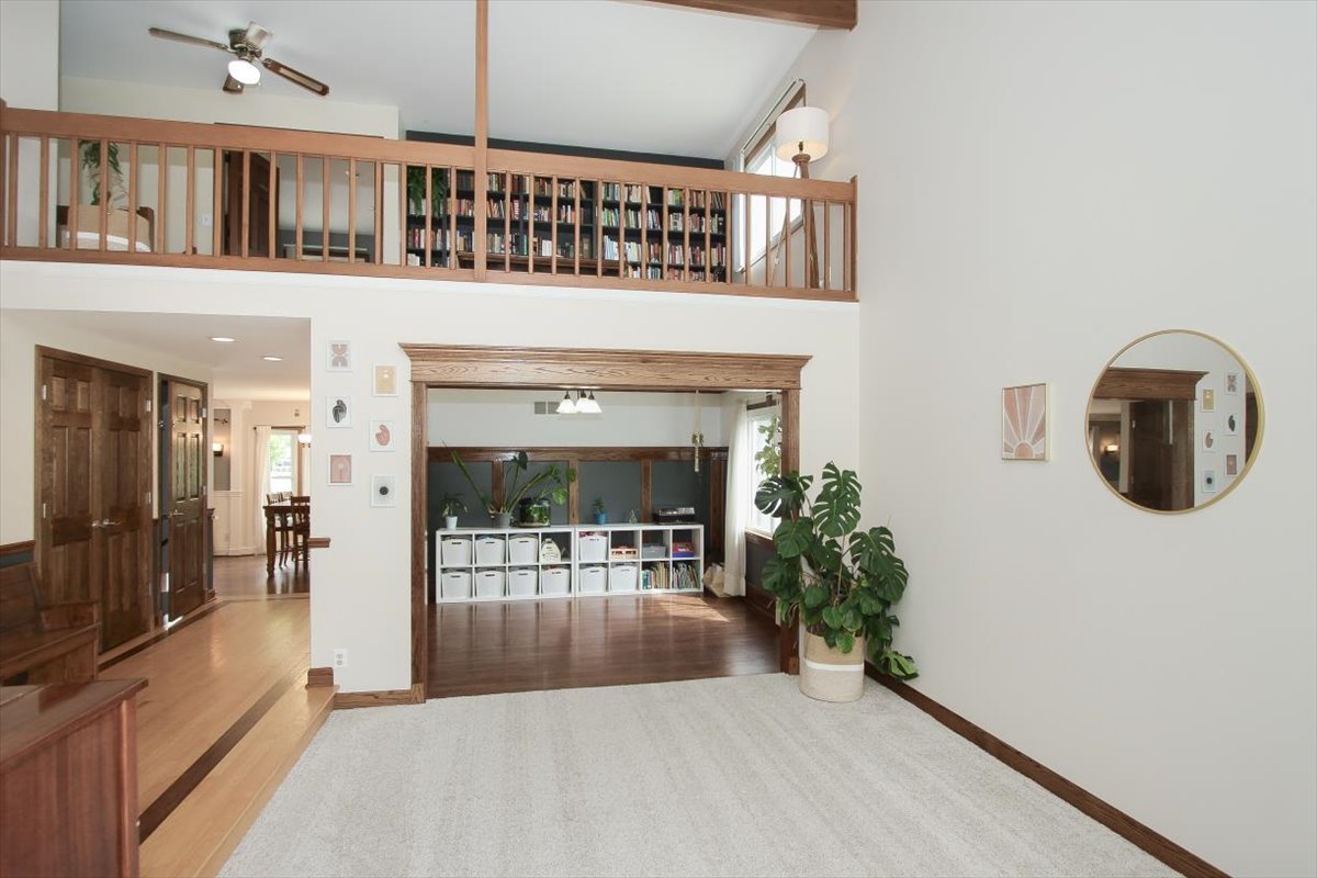 845 Hanson Court, Batavia, IL 60510