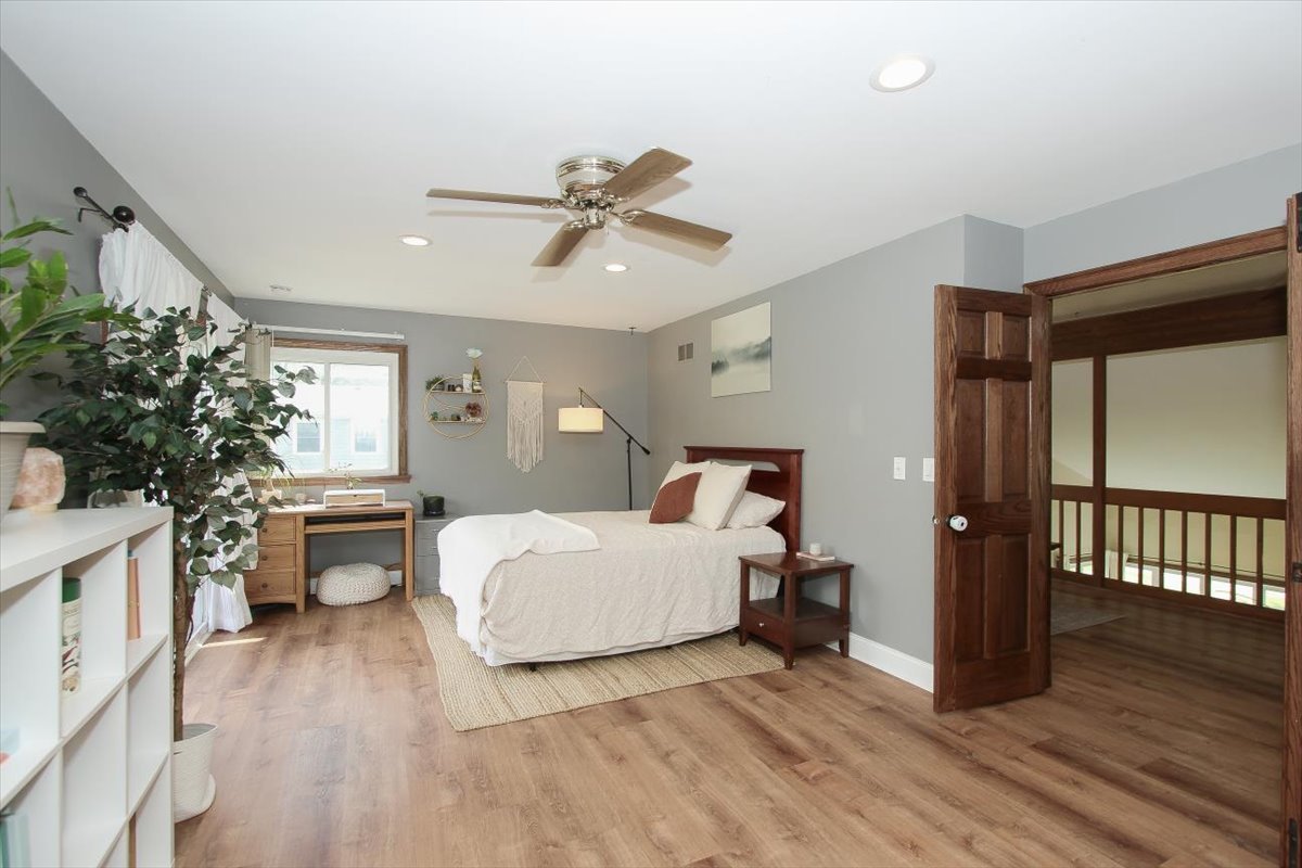 845 Hanson Court, Batavia, IL 60510