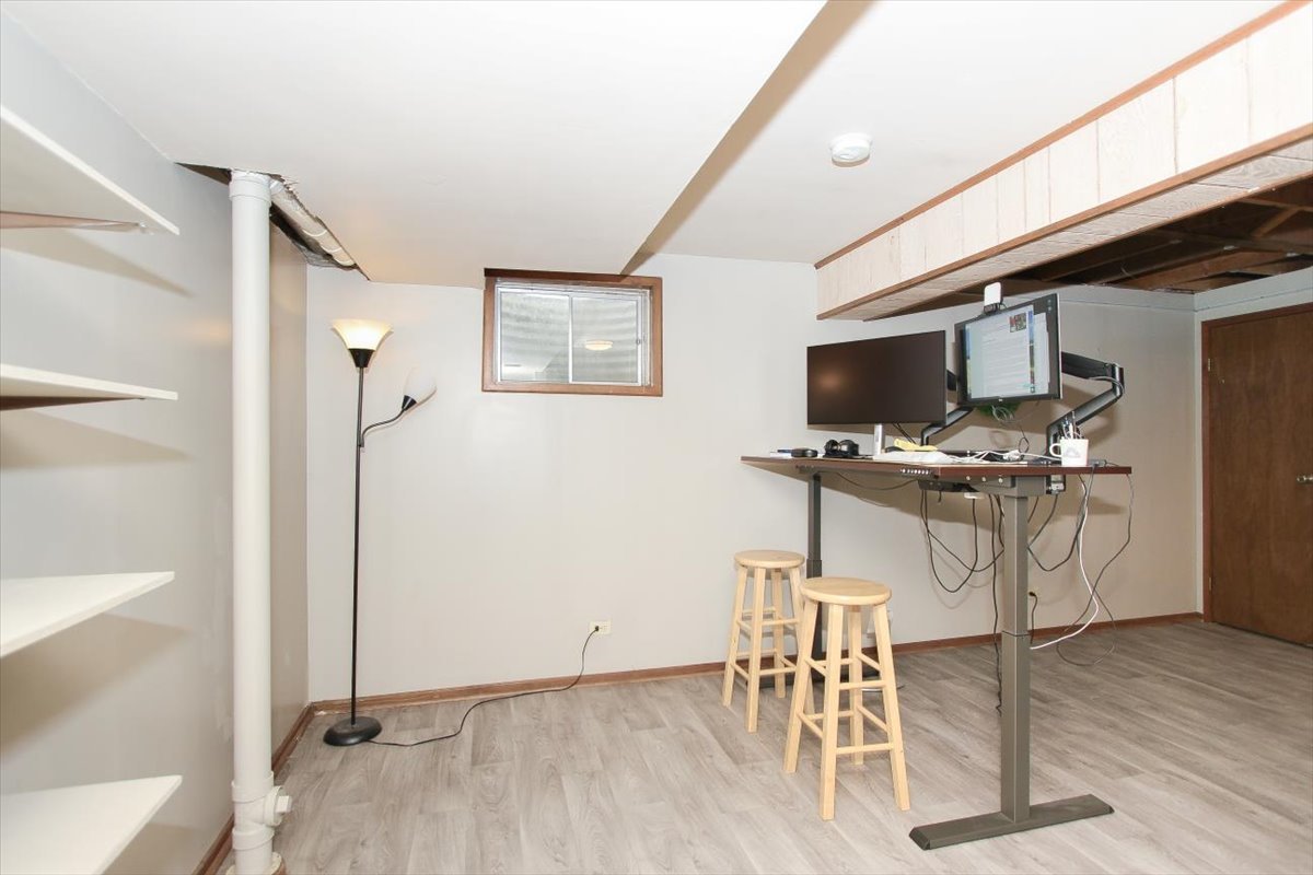 845 Hanson Court, Batavia, IL 60510
