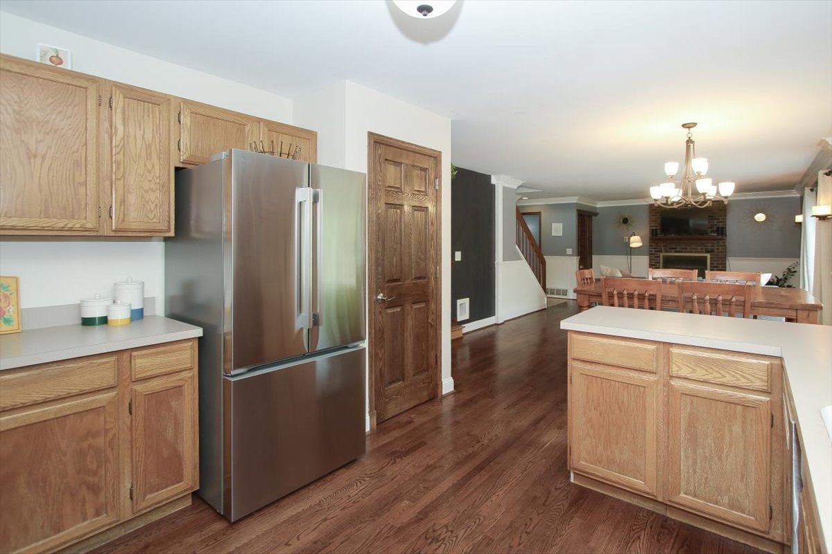 845 Hanson Court, Batavia, IL 60510