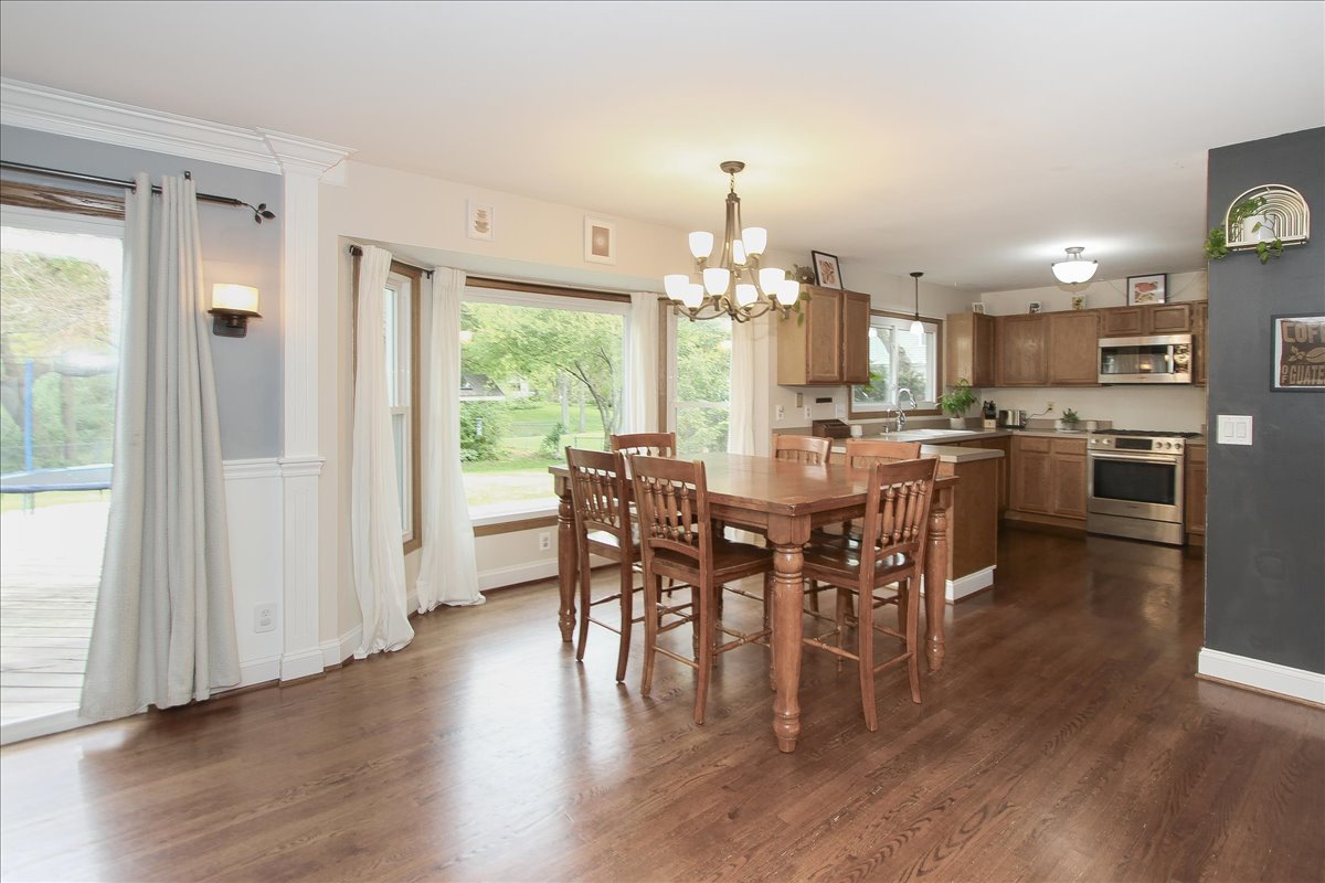 845 Hanson Court, Batavia, IL 60510