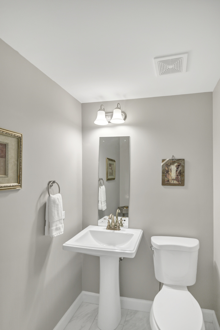 512 Bay Road, McHenry, IL 60051