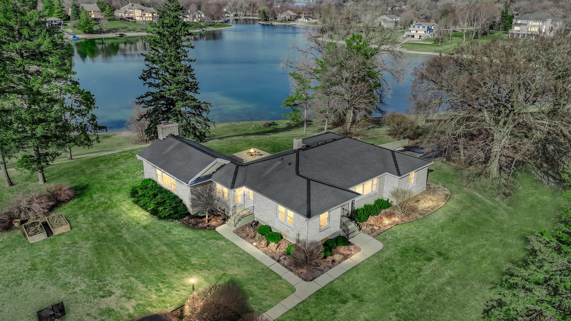 512 Bay Road, McHenry, IL 60051