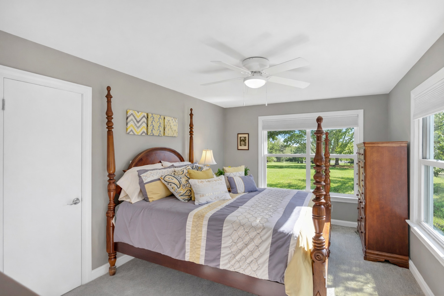 512 Bay Road, McHenry, IL 60051