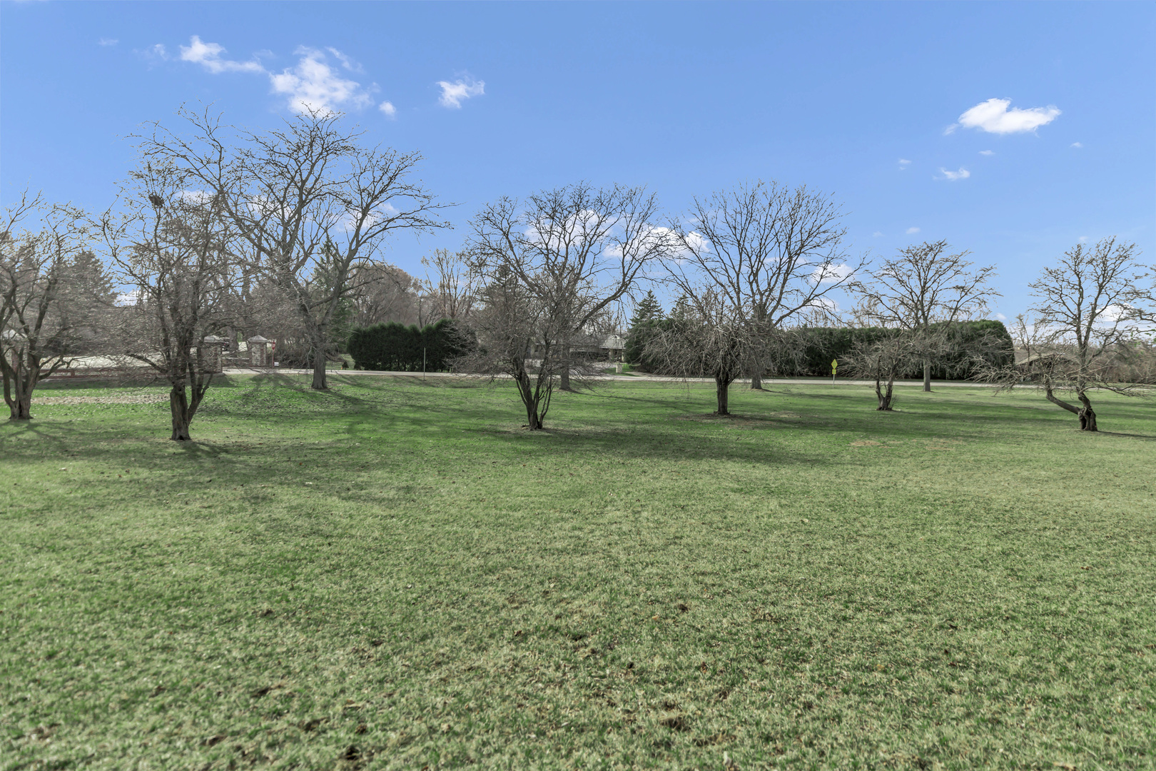 512 Bay Road, McHenry, IL 60051