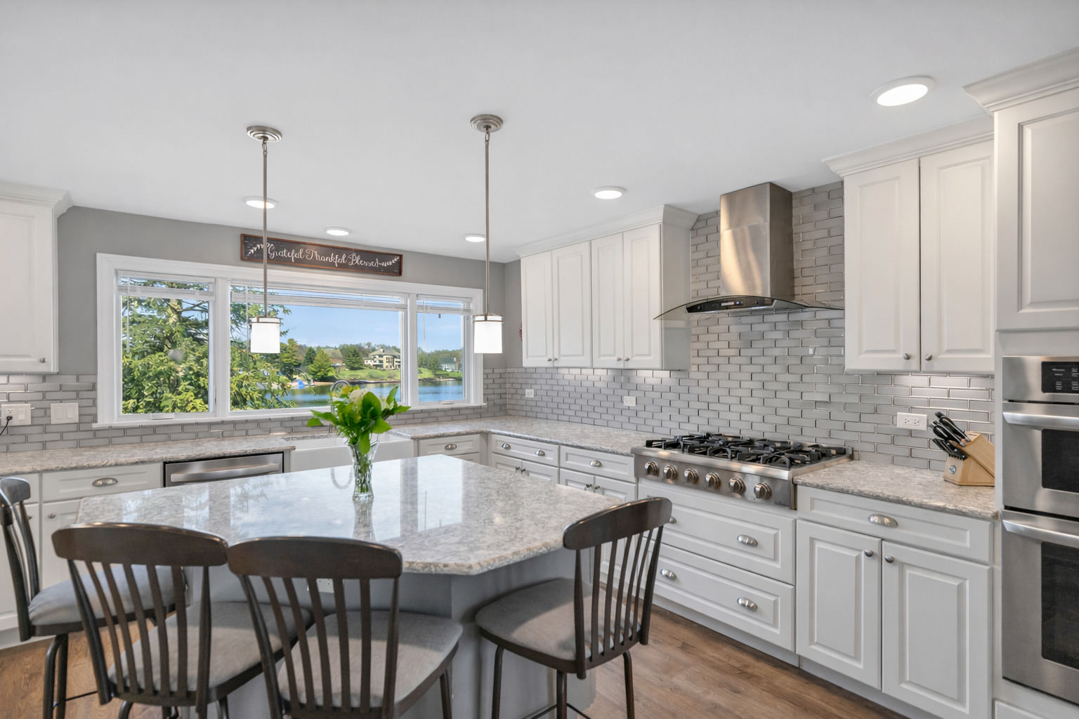 512 Bay Road, McHenry, IL 60051