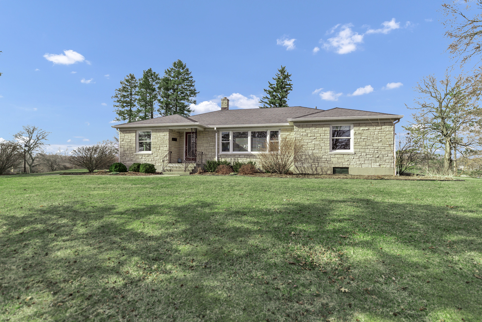 512 Bay Road, McHenry, IL 60051