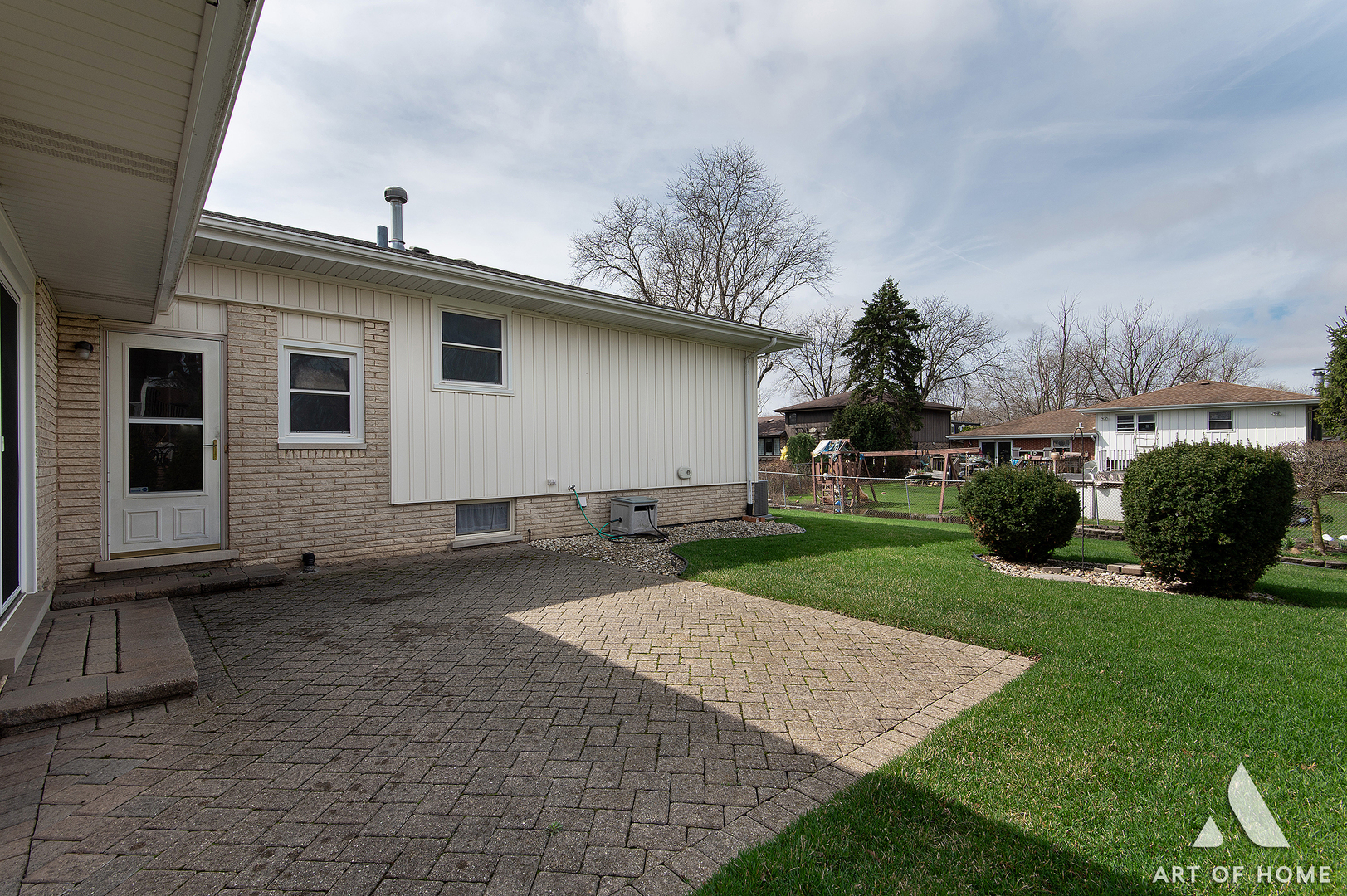 10614 S 84th Avenue, Palos Hills, IL 60465