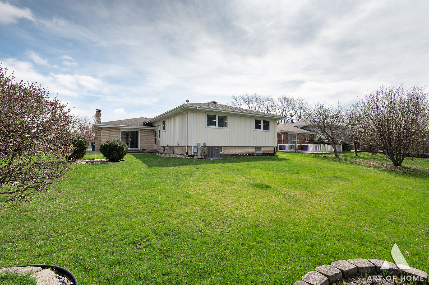 10614 S 84th Avenue, Palos Hills, IL 60465