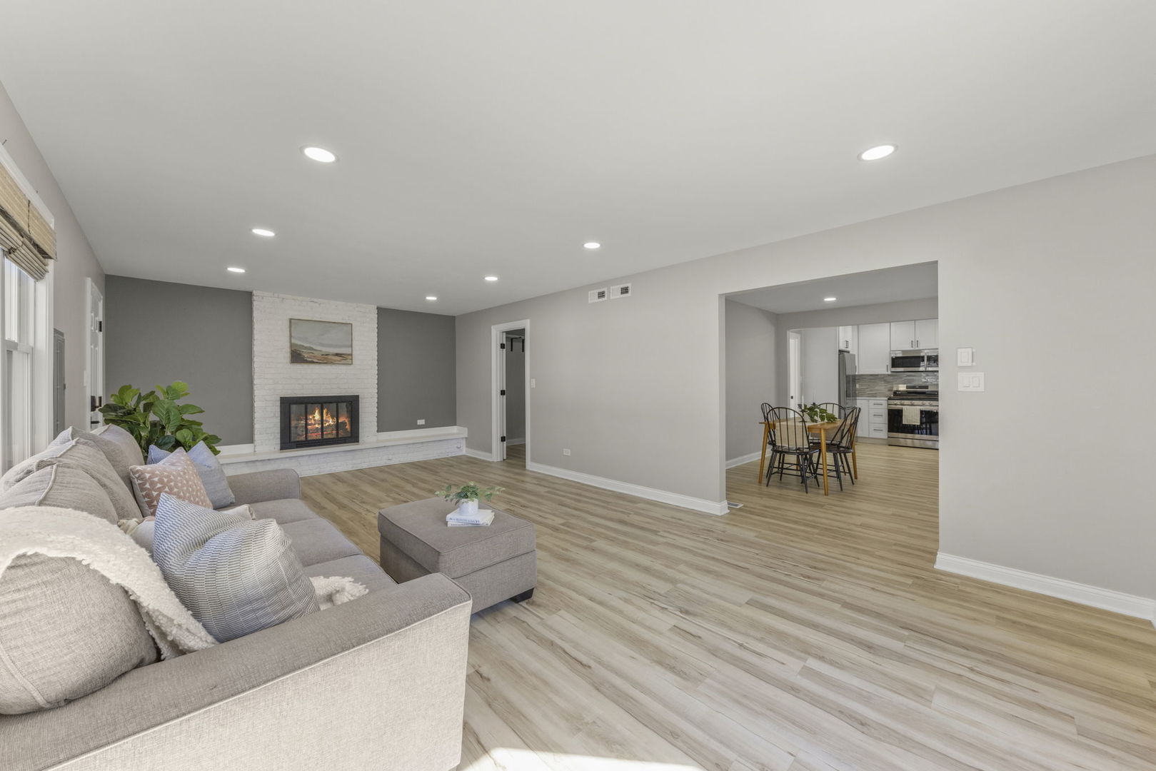 405 Turf Lane, Wheaton, IL 60187