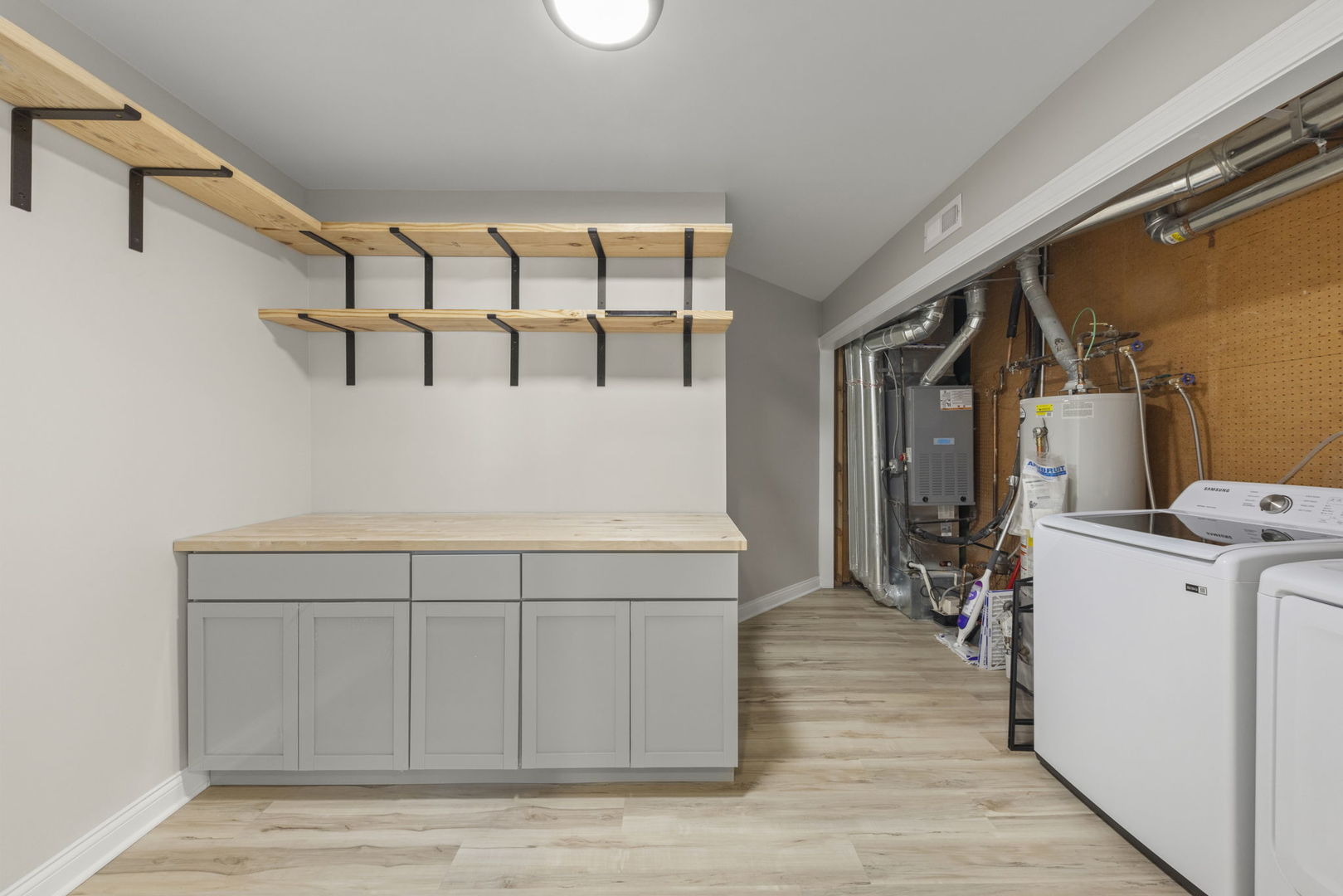 405 Turf Lane, Wheaton, IL 60187