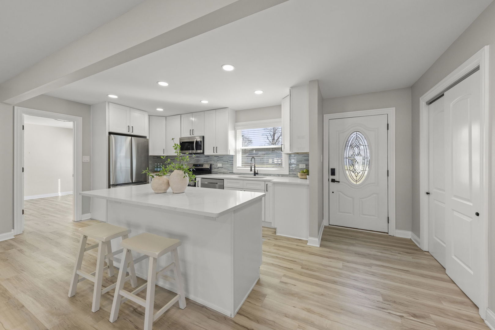 405 Turf Lane, Wheaton, IL 60187