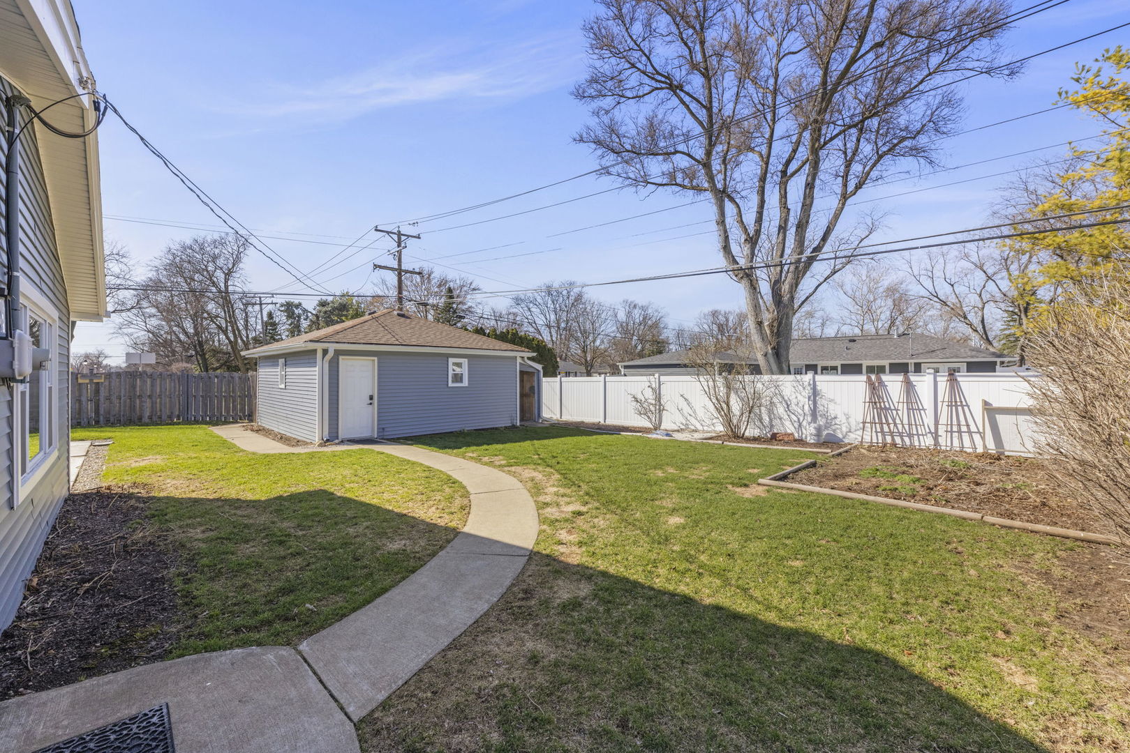 405 Turf Lane, Wheaton, IL 60187