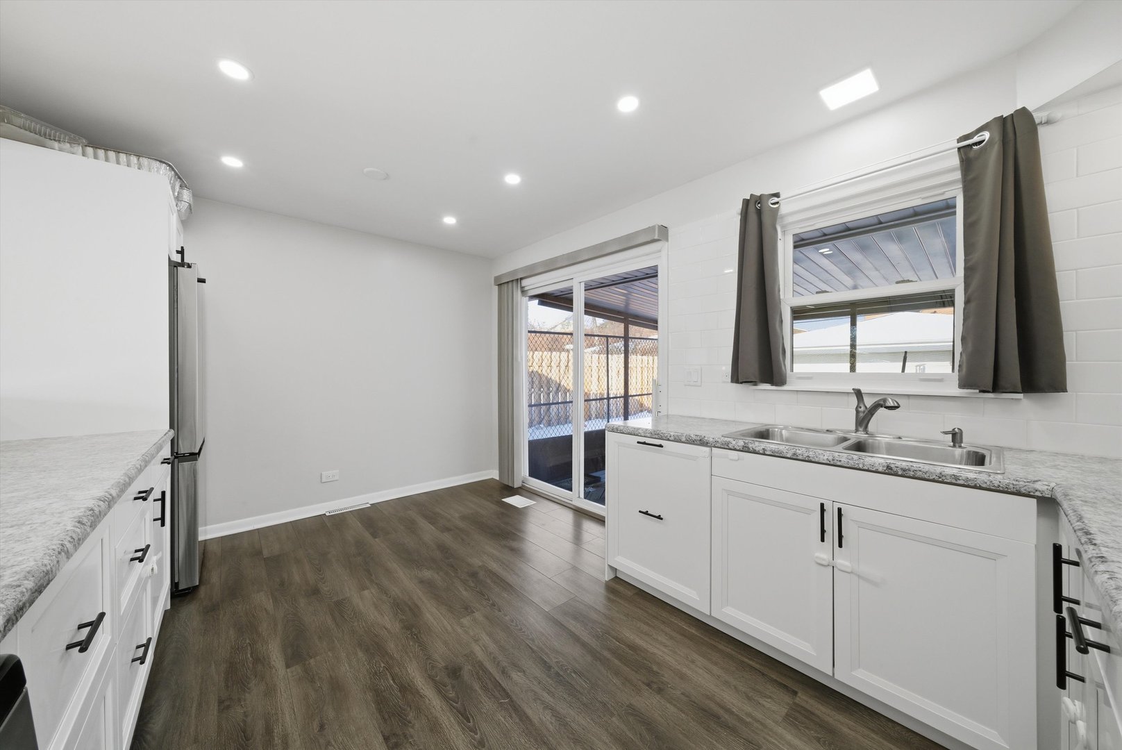 7635 S Oconto Avenue, Bridgeview, IL 60455