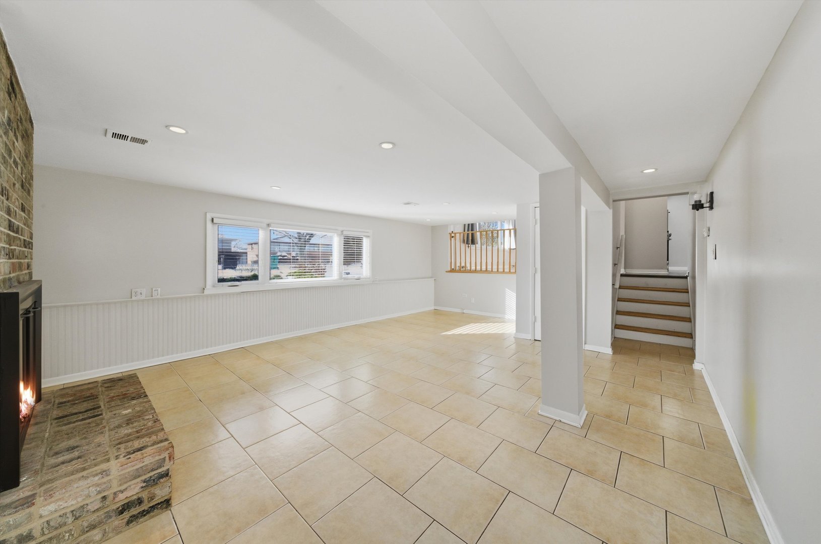 7635 S Oconto Avenue, Bridgeview, IL 60455