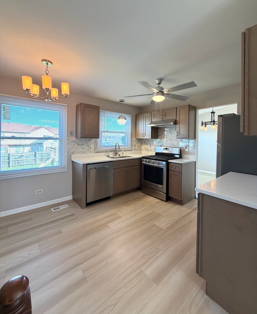 169 Pebble Creek Trail, Carol Stream, IL 60188