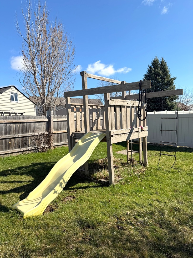 169 Pebble Creek Trail, Carol Stream, IL 60188