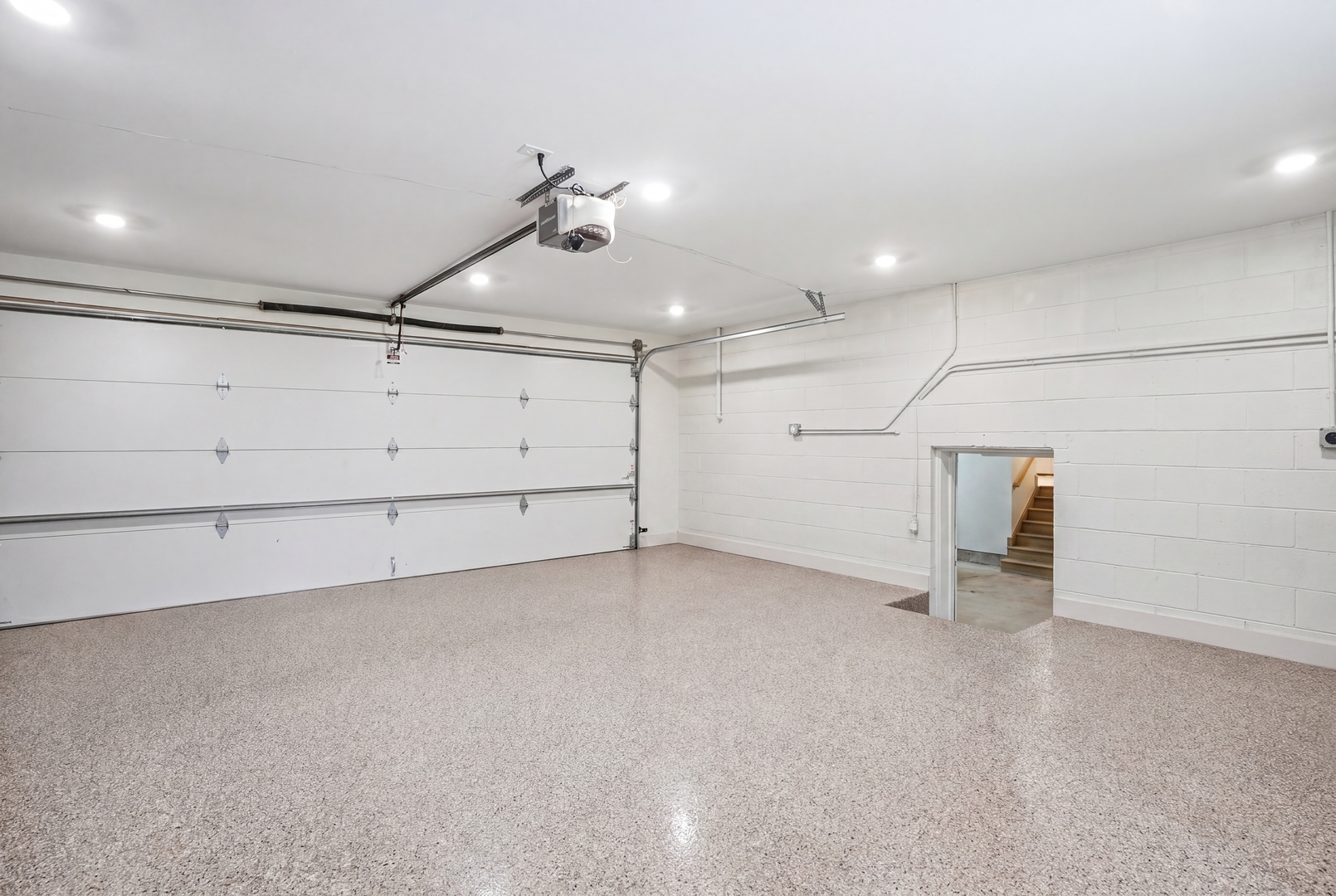 212 E Monterey Avenue, Schaumburg, IL 60193
