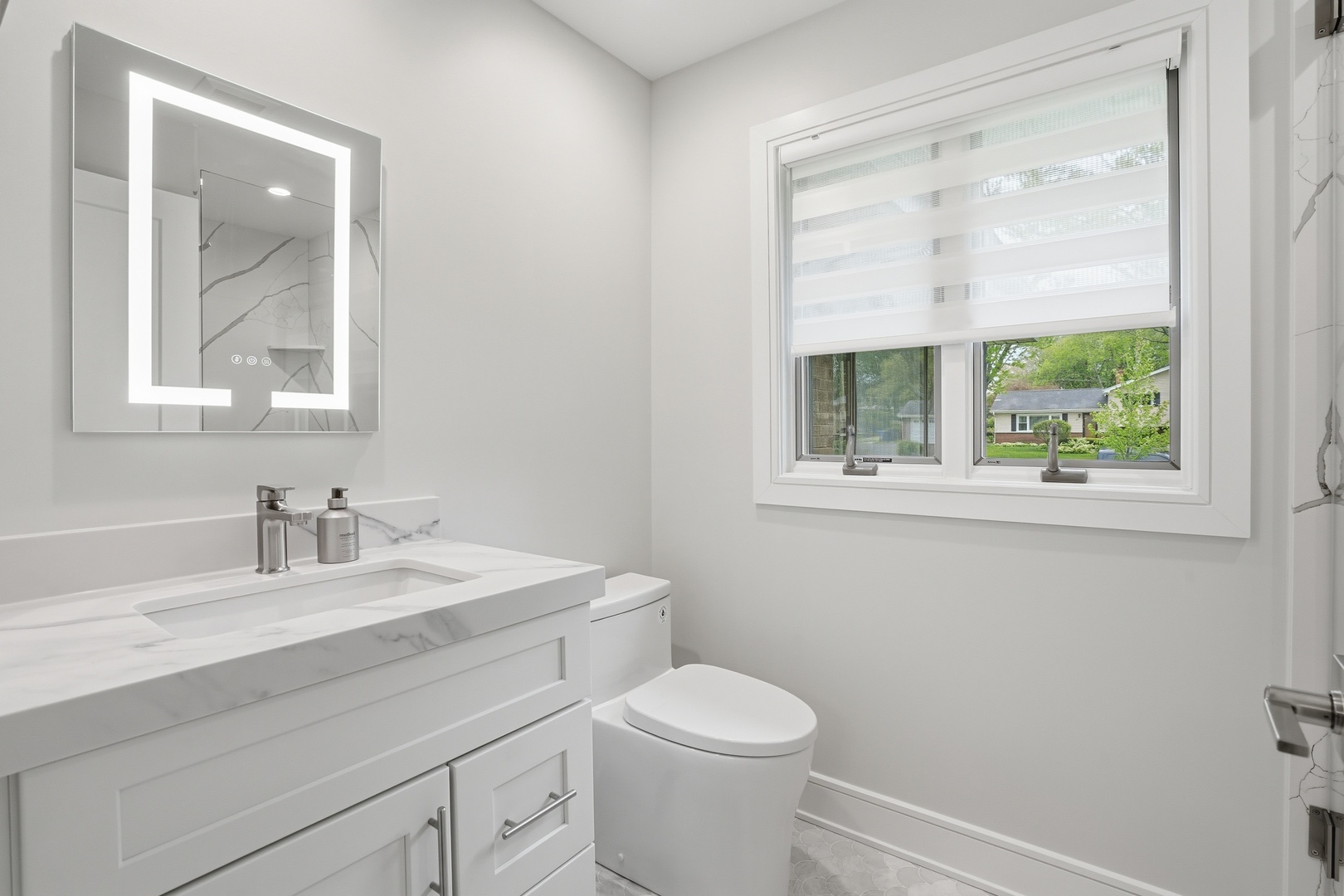 212 E Monterey Avenue, Schaumburg, IL 60193