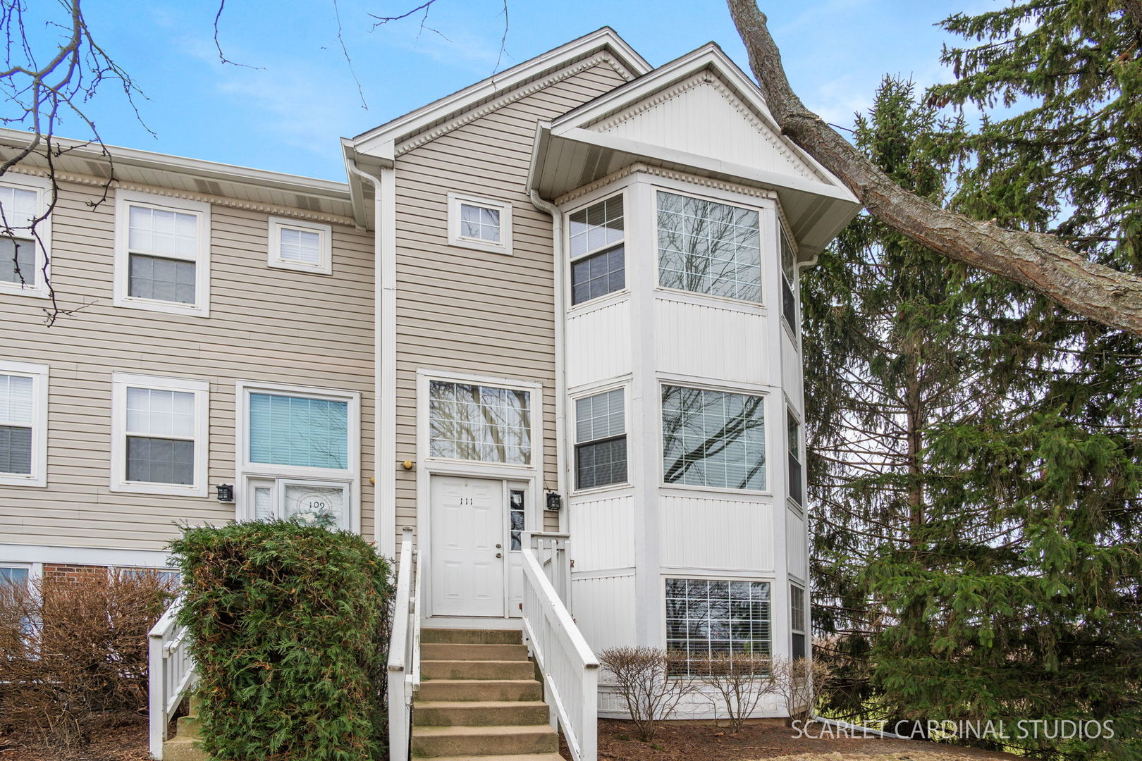 111 Hidden Creek Lane, North Aurora, IL 60542