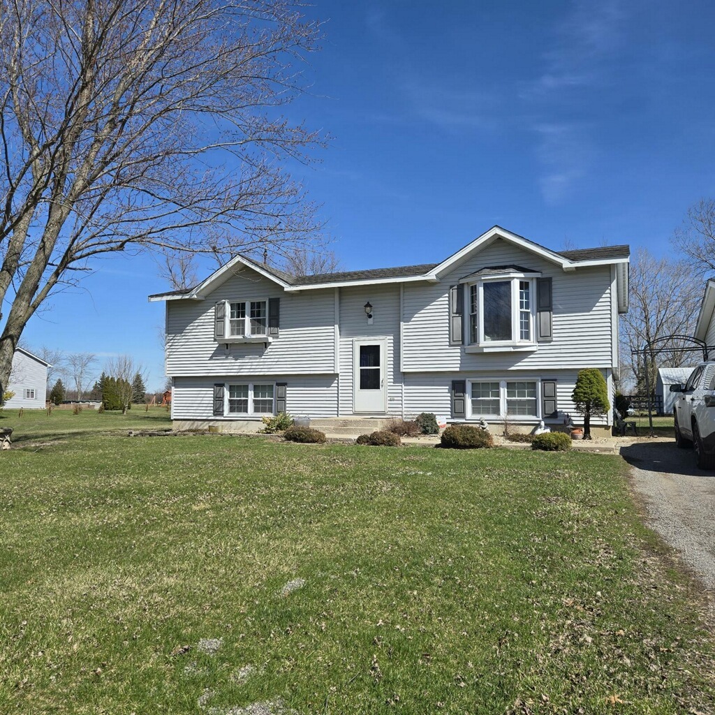 27057 S Woodlawn Avenue, Crete, IL 60417