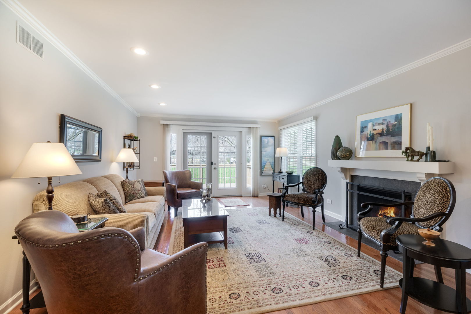 933 Wheaton Oaks Drive, Wheaton, IL 60187