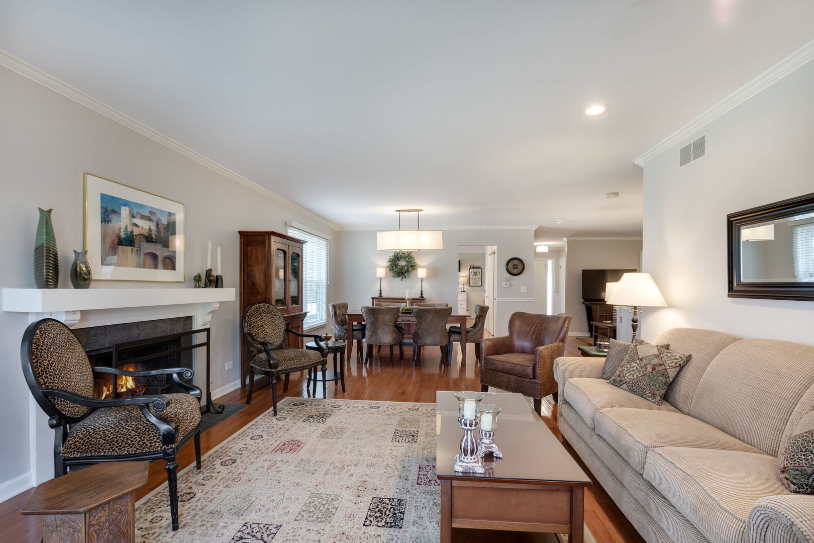 933 Wheaton Oaks Drive, Wheaton, IL 60187