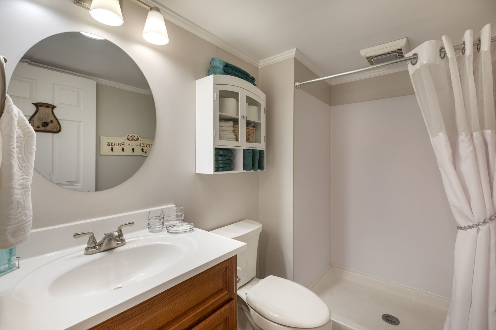 933 Wheaton Oaks Drive, Wheaton, IL 60187