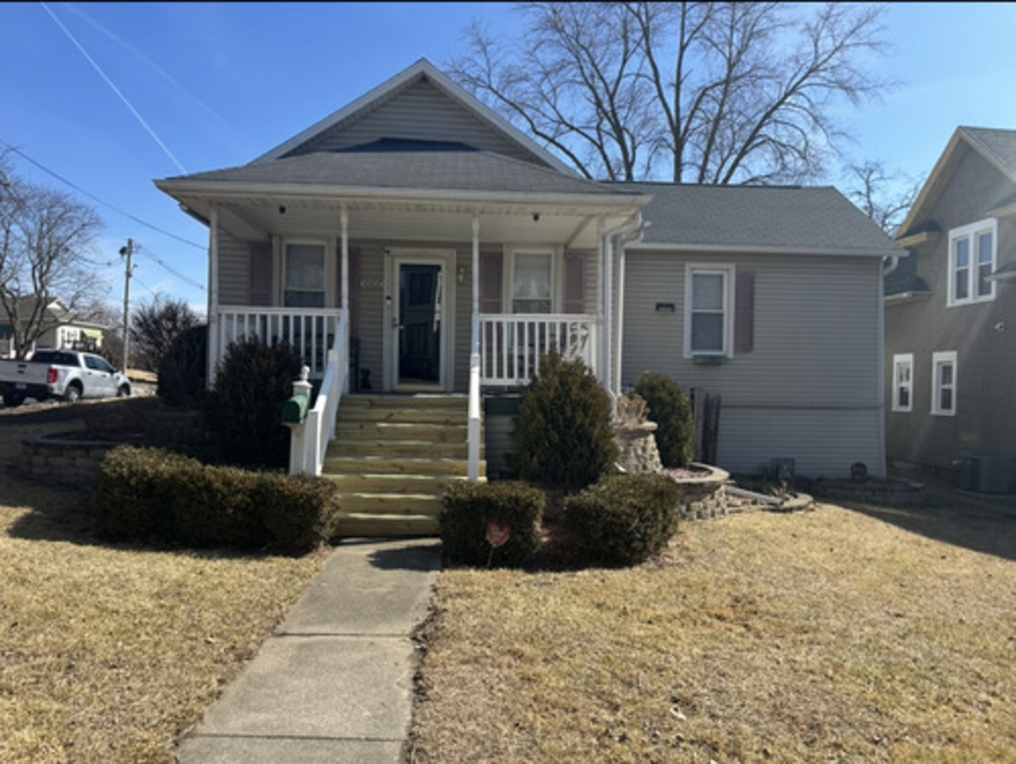 1017 PULASKI Street, Peru, IL 61354