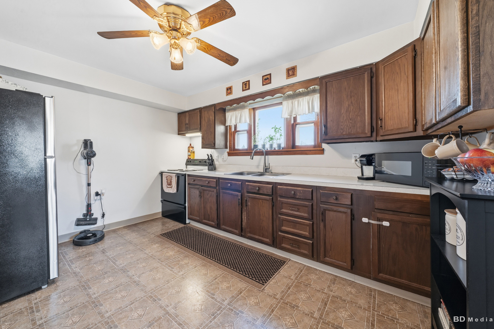 10500 S 80th Court, Palos Hills, IL 60465