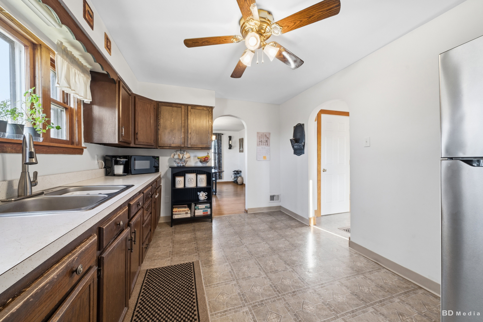 10500 S 80th Court, Palos Hills, IL 60465