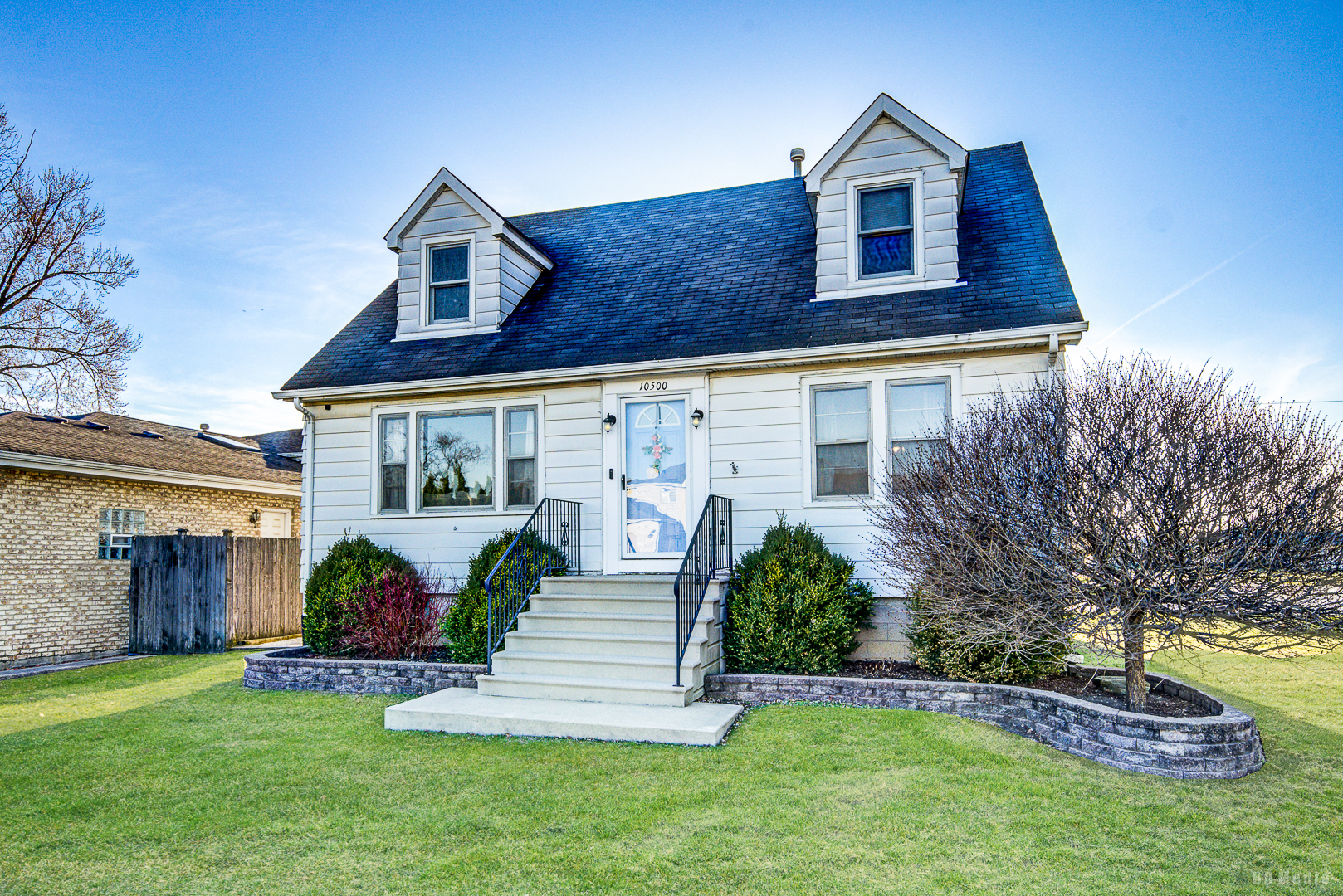 10500 S 80th Court, Palos Hills, IL 60465