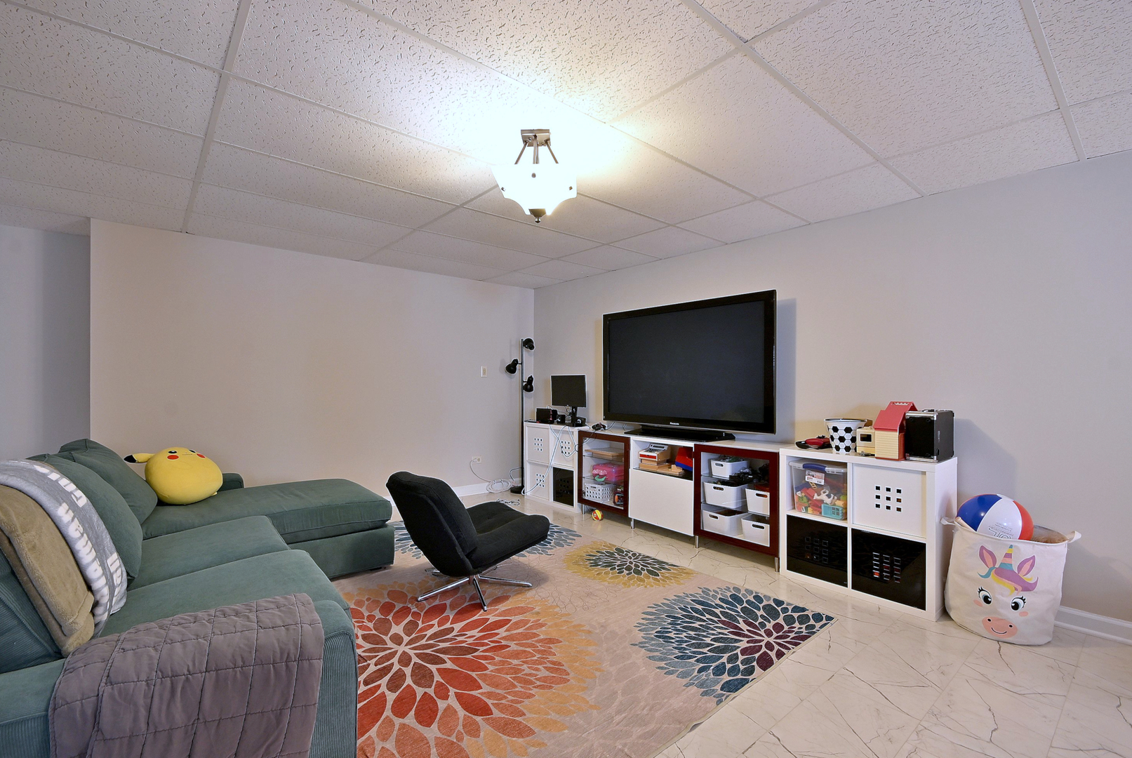 5681 River Park Drive, Libertyville, IL 60048